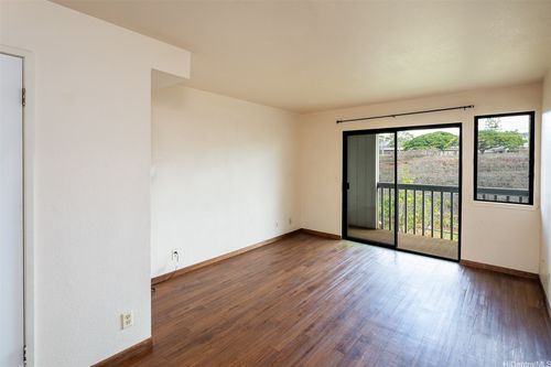 apt-2023-98-640 Moanalua Loop, Aiea, HI, 96701-5181 | Card Image