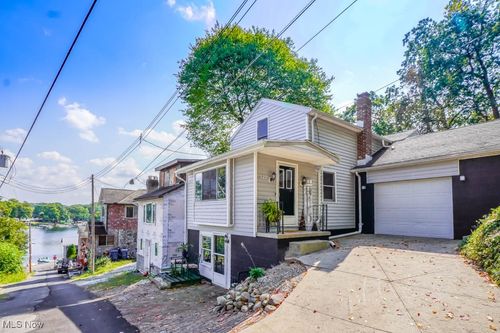 222 Olden Ave, Coventry Township, OH, 44319-3529 | Card Image