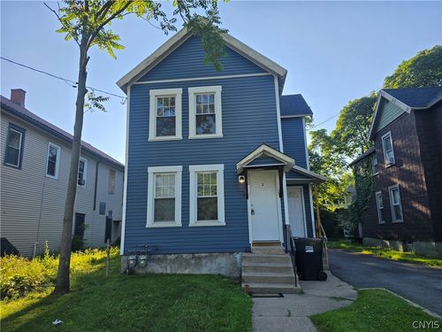 112 Helen St, Syracuse, NY, 13203-1242 | Card Image