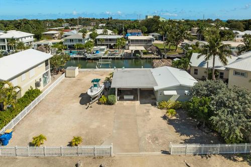 240 S Coconut Palm Blvd, Tavernier, FL, 33070-2249 | Card Image