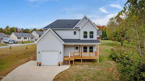 215 Brighton Pl, Bristol, TN, 37620-5331 | Card Image