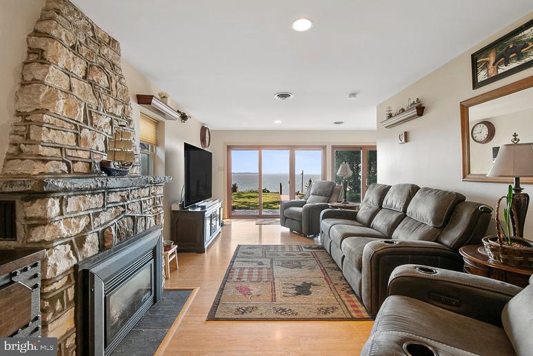 Residential Lease in PERRYVILLE 4