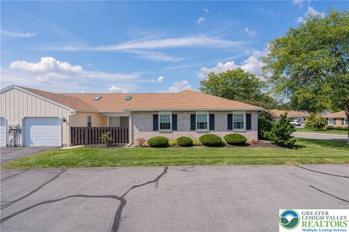 5804 Burning Tree Ln, Macungie, PA, 18062-8705 | Card Image