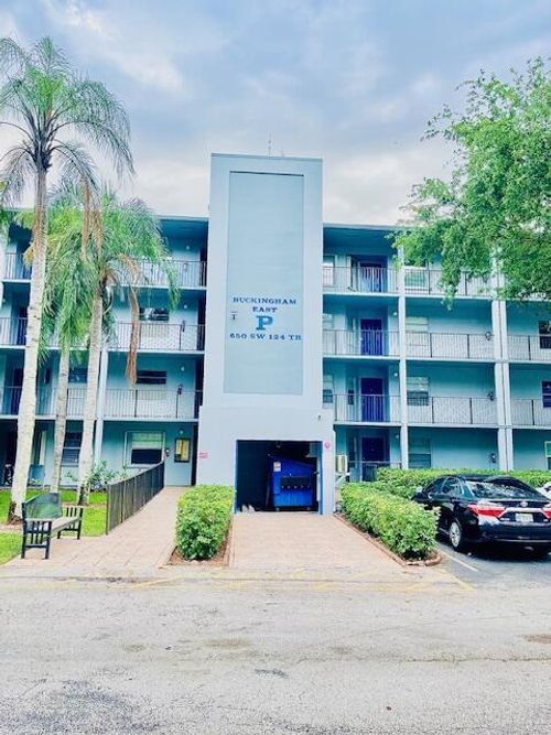apt-202p-650 Sw 124th Ter, Pembroke Pines, FL, 33027-6771 | Card Image
