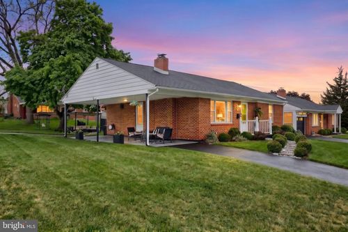 930 Edgar St, YORK, PA, 17403-2859 | Card Image