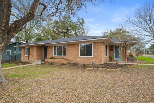 355 N Monroe St, La Grange, TX, 78945-2237 | Card Image
