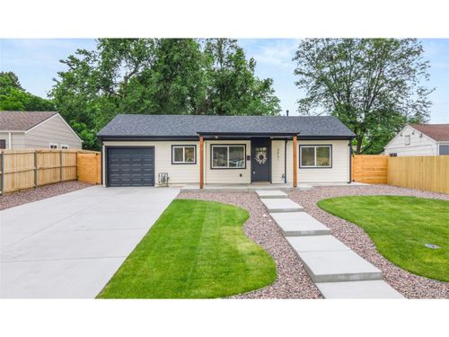 3061 S Glencoe St, Denver, CO, 80222-6860 | Card Image