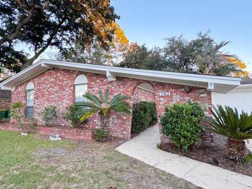 702 Tarpon Ln, Niceville, FL, 32578-3533 | Card Image
