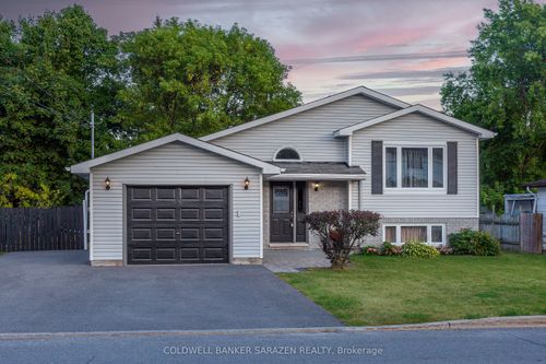 28 Landrigan St, Arnprior, ON, K7S2S6 | Card Image