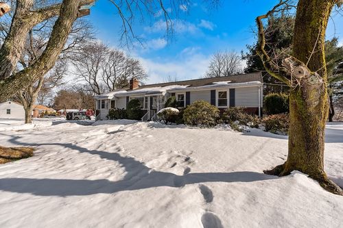 35 Gleason St, Framingham, MA, 01701-3504 | Card Image
