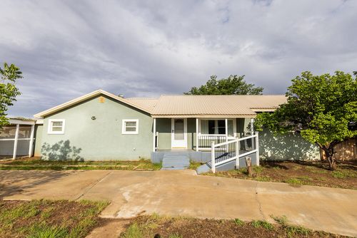1155 S 10th Street, Slaton, TX, 79364 | Card Image