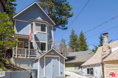 33186 Arrowbear Dr, Running Springs, CA, 92382-7588 | Card Image