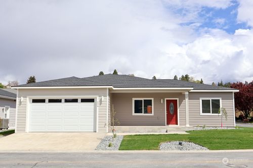 556 Village Drive, Manson, WA, 99831 | Card Image