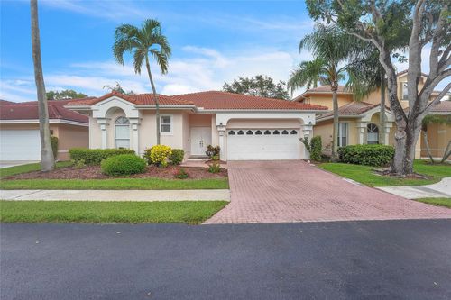 7701 Highlands Cir, Margate, FL, 33063-8102 | Card Image