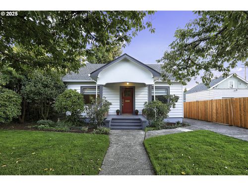7020 Ne Hoyt St, Portland, OR, 97213-5575 | Card Image