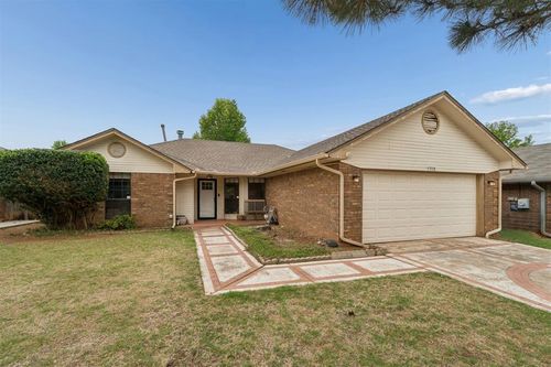 1708 Rocky Mountain Way, Edmond, OK, 73003-4637 | Card Image