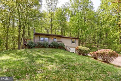 648 Sheaffers Valley Rd, LANDISBURG, PA, 17040-8009 | Card Image