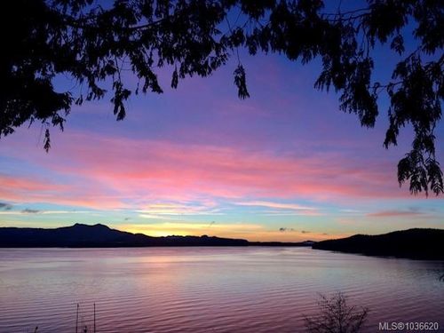 490 2nd St, Sointula, BC, V0N3E0 | Card Image