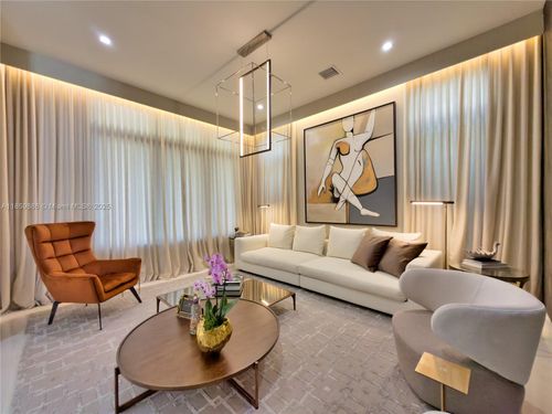 8162 Nw 48th Ter, Doral, FL, 33166-5688 | Card Image