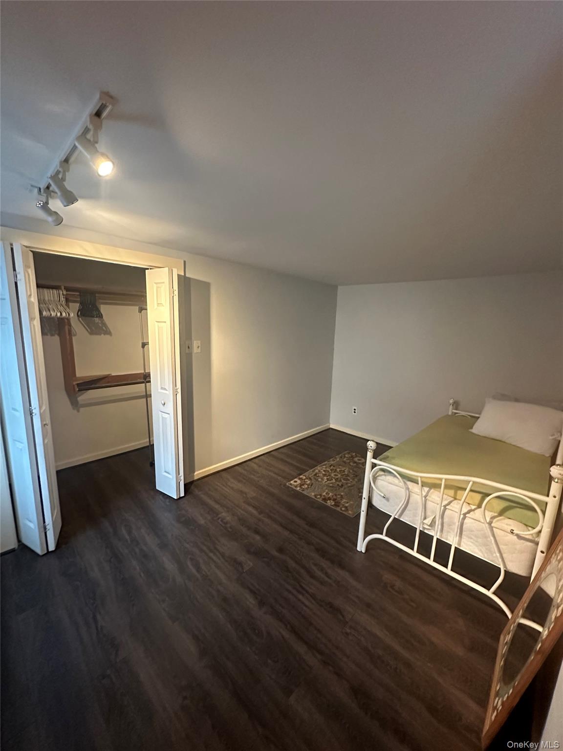 Residential Lease in Chester Town 3