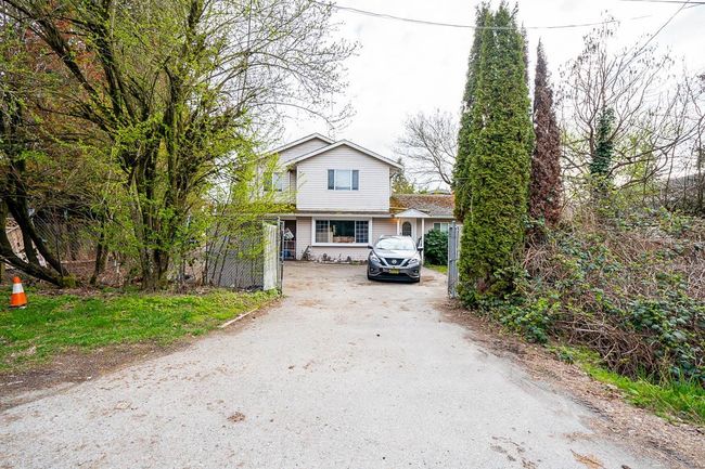 23818 Fraser Highway, House other with 5 bedrooms, 2 bathrooms and 4 parking in Langley BC | Image 4