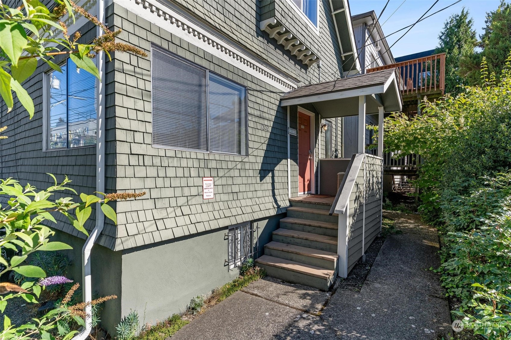 Denny Way, Seattle, WA 98122