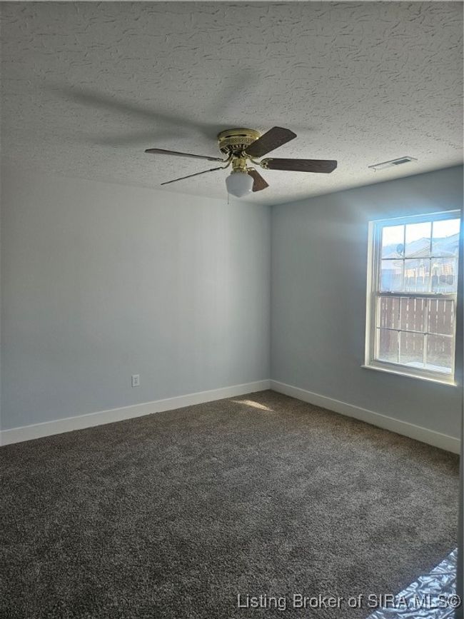 603 W Kristie Avenue, Home with 4 bedrooms, 2 bathrooms and null parking in Pekin IN | Image 8