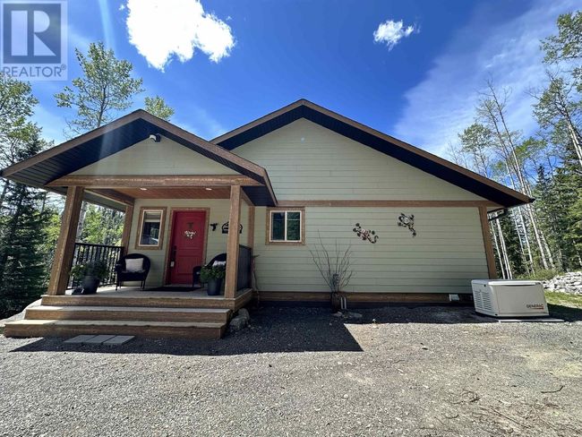 8396 Rainbow Country Road, House other with 3 bedrooms, 3 bathrooms and null parking in Bridge Lake BC | Image 7