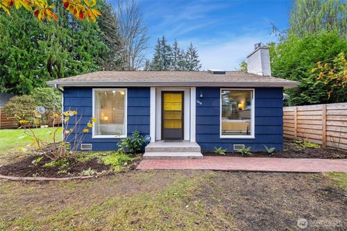 1018 Walnut St, Edmonds, WA, 98020-3336 | Card Image