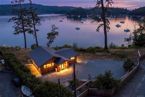 479 Montague Park Rd, Galiano Island, BC, V0N1P0 | Card Image
