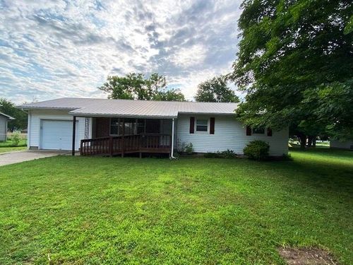1208 Oak Ridge Dr, Aurora, MO, 65605-2831 | Card Image