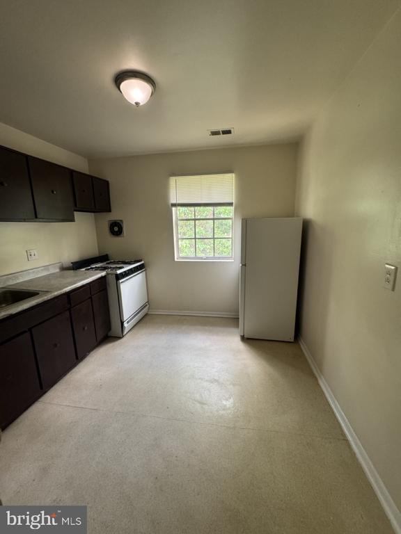 Commercial Sale in BALTIMORE 2