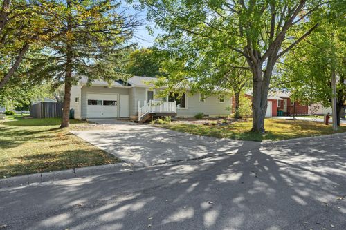 922 4th St S, Wahpeton, ND, 58075-4919 | Card Image