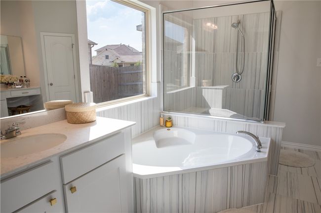 770 Leadtree Loop, House other with 4 bedrooms, 3 bathrooms and 3 parking in Buda TX | Image 19