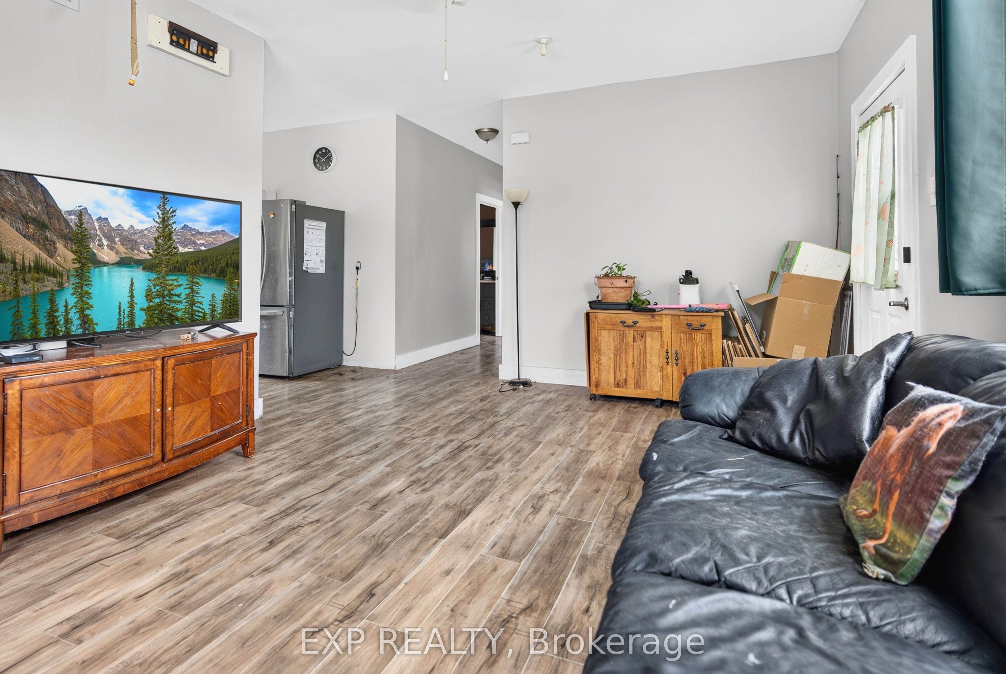 Residential in North Dundas 5