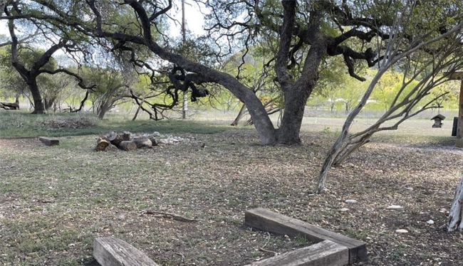 197 N Tomahawk Way, House other with 3 bedrooms, 3 bathrooms and null parking in Concan TX | Image 12