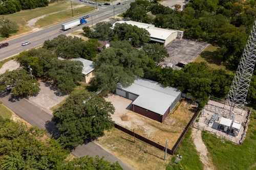 201 9th St, Burnet, TX, 78611-2375 | Card Image