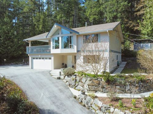 5549 Sans Souci Rd, Halfmoon Bay, BC, V7Z1B6 | Card Image
