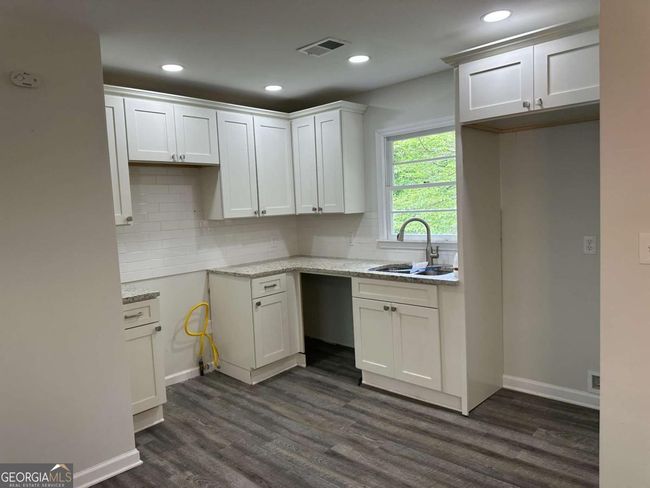 132 N Johnson St, House other with 3 bedrooms, 2 bathrooms and 2 parking in BOWDON GA | Image 5