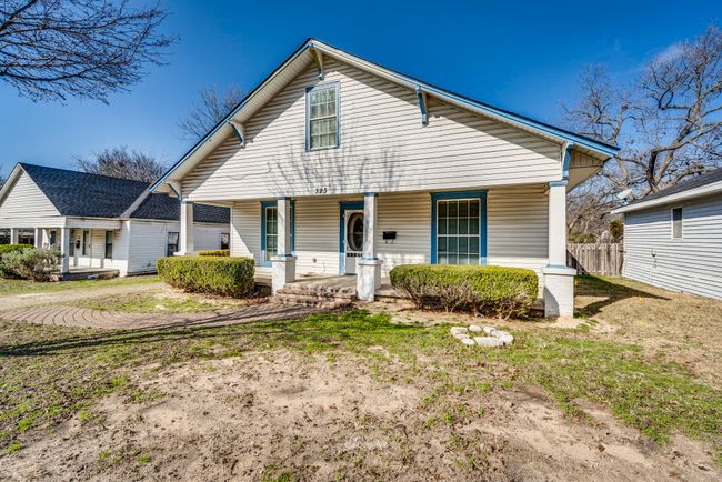 323 W University Ave, House other with 3 bedrooms, 2 bathrooms and null parking in Waxahachie TX | Image 5