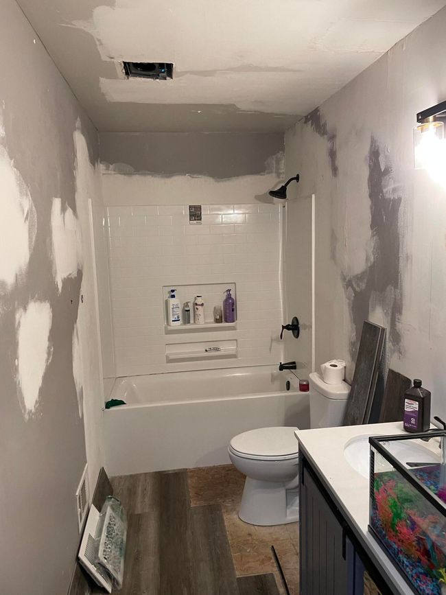 main floor bath | Image 15