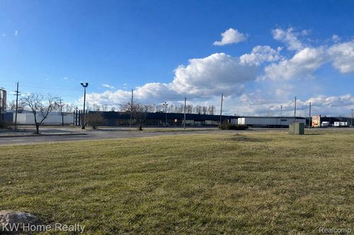 20800 Groesbeck Hwy, Warren, MI, 48089-4911 | Card Image