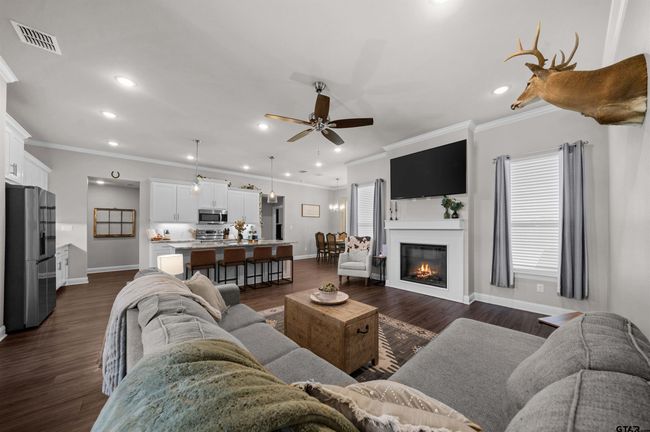 409 Meadows Ct, House other with 3 bedrooms, 3 bathrooms and null parking in Chandler TX | Image 14