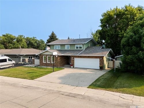 1287 Simcoe St, Moose Jaw, SK, S6H3J5 | Card Image