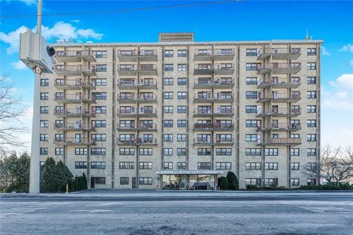 4o-1000 Clove Road, Staten Island, NY, 10301 | Card Image
