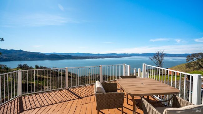715 Pearl Ct, House other with 3 bedrooms, 3 bathrooms and 6 parking in Glenhaven CA | Image 32