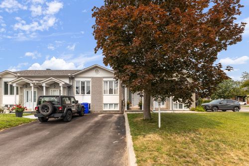 216 Rue Des Bouleaux, Gatineau, QC, J8M2B1 | Card Image