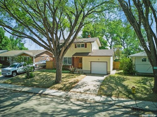 118 East Dr, Saskatoon, SK, S7J2X5 | Card Image