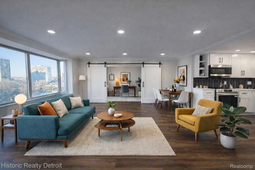 611-1300 E Lafayette St, Detroit, MI, 48207-2919 | Card Image