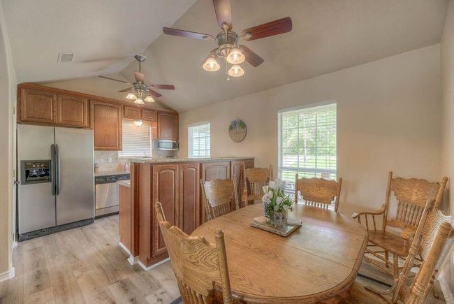 220 Harbor Dr, House other with 3 bedrooms, 2 bathrooms and 2 parking in Onalaska TX | Image 11
